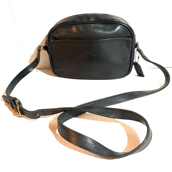 Coach vintage black leather crossbody handbag - Picture 2 of 8